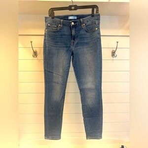 7ForAllMankind barely worn skinny jeans!